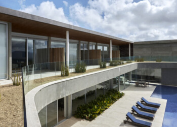 Residência - Riviera
Projeto: Carlos Alberto Maciel