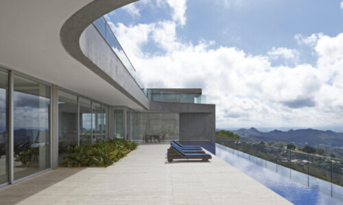 Residência - Riviera
Projeto: Carlos Alberto Maciel