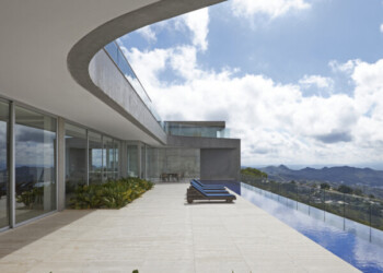 Residência - Riviera
Projeto: Carlos Alberto Maciel