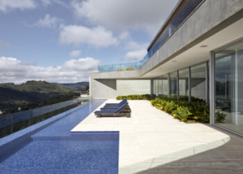Residência - Riviera
Projeto: Carlos Alberto Maciel