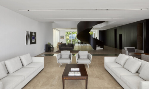 Residência - Riviera
Projeto: Carlos Alberto Maciel