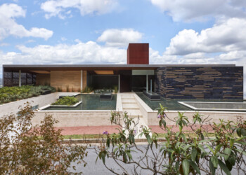 Residência - Riviera
Projeto: Carlos Alberto Maciel