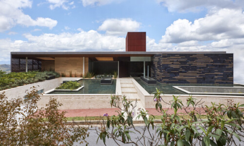 Residência - Riviera
Projeto: Carlos Alberto Maciel