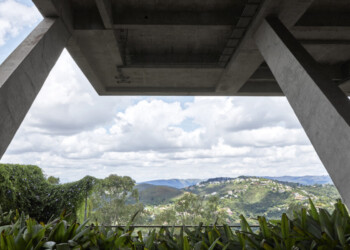 Residência - Riviera
Projeto: Carlos Alberto Maciel