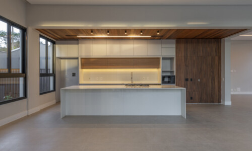 Residência - Condomínio Real
Projeto: Uesterli Gabriel