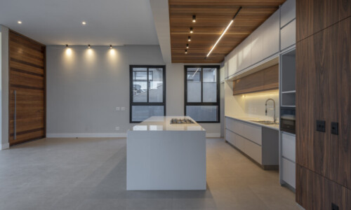 Residência - Condomínio Real
Projeto: Uesterli Gabriel