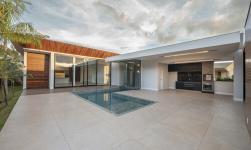 Residência - Condomínio Real
Projeto: Uesterli Gabriel