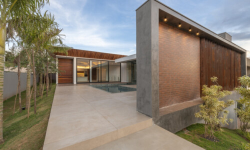 Residência - Condomínio Real
Projeto: Uesterli Gabriel