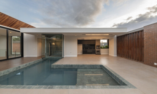 Residência - Condomínio Real
Projeto: Uesterli Gabriel