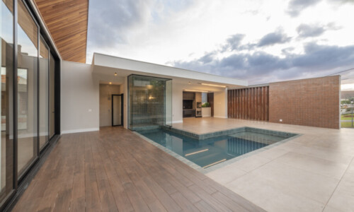 Residência - Condomínio Real
Projeto: Uesterli Gabriel