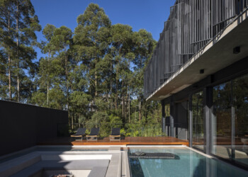 Residência - Península dos Pássaros
Projeto: Arquitetos Associados e BIRI Arquitetura