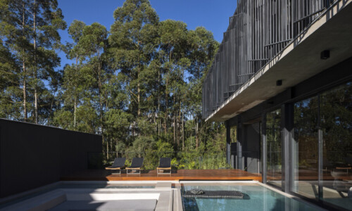 Residência - Península dos Pássaros
Projeto: Arquitetos Associados e BIRI Arquitetura