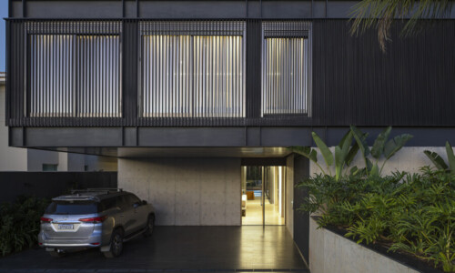 Residência - Península dos Pássaros
Projeto: Arquitetos Associados e BIRI Arquitetura