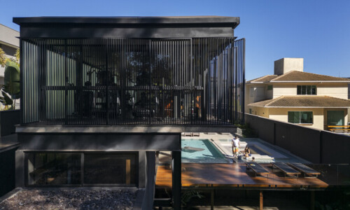 Residência - Península dos Pássaros
Projeto: Arquitetos Associados e BIRI Arquitetura