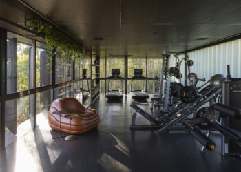 Residência - Península dos Pássaros
Projeto: Arquitetos Associados e BIRI Arquitetura