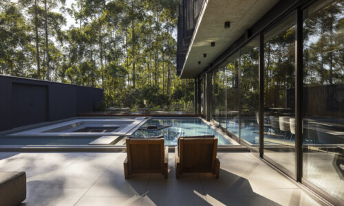 Residência - Península dos Pássaros
Projeto: Arquitetos Associados e BIRI Arquitetura