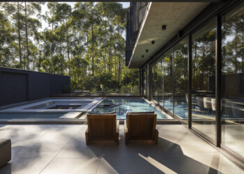 Residência - Península dos Pássaros
Projeto: Arquitetos Associados e BIRI Arquitetura