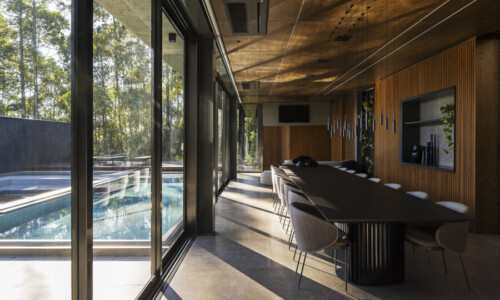 Residência - Península dos Pássaros
Projeto: Arquitetos Associados e BIRI Arquitetura