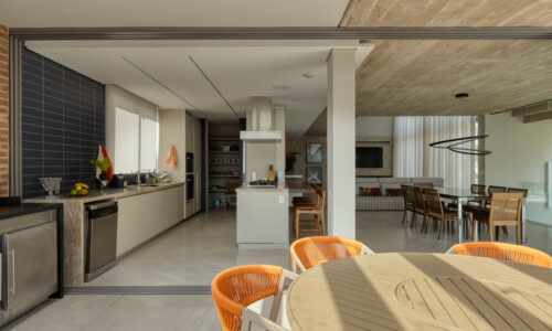 Casa Alphaville
Residência - Costa Laguna
Projeto: Tina Barbosa